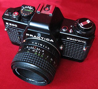 Praktica B 200